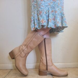 Y2K Candies tan leather boots size 7